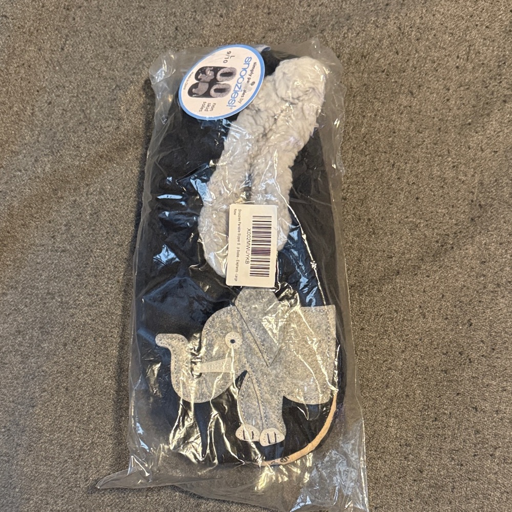 Snoozies elephant slippers, NWT, L, 9-10 - Picture 2 of 4